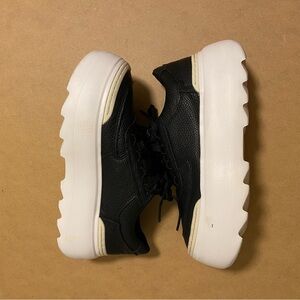 UGG Marin Mega Platform Sneakes